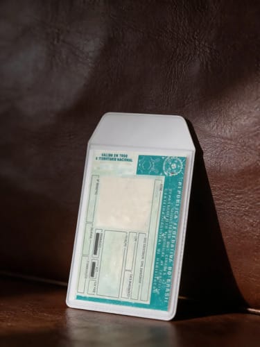 Protetor Documentos CNH com Aba PVC 6x9 cm Transparente 50 Unidades PlastPark - Imagem 3